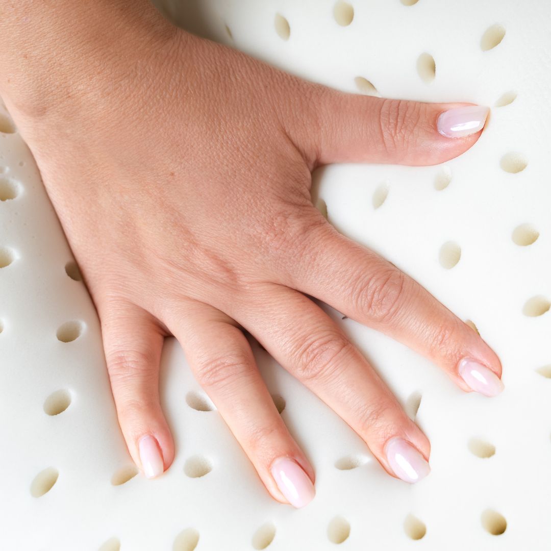 Orthopädisches Kissen in Reisegröße Weiß